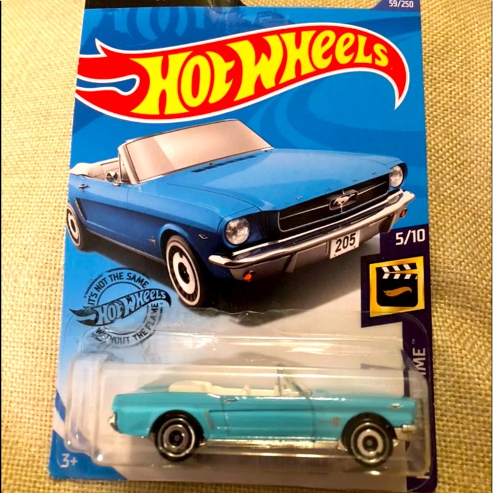 Hotwheels 007 Mustang